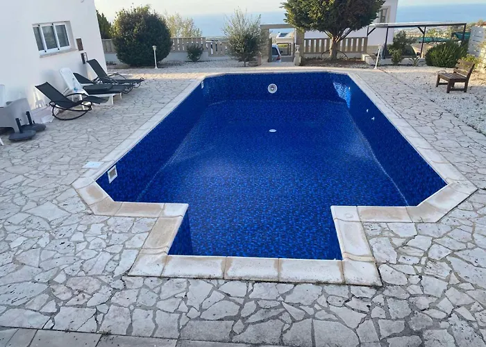 Serapho Vila